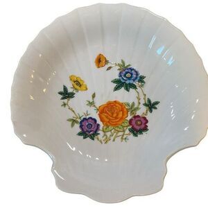 Vintage Takahashi Porcelain Scallop‎ Shell Shape Trinket Dish Scalloped Plate